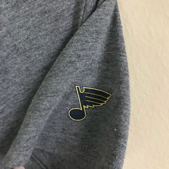 St. Louis Blues grey v-neck t-shirt - M - Picture 2 of 5